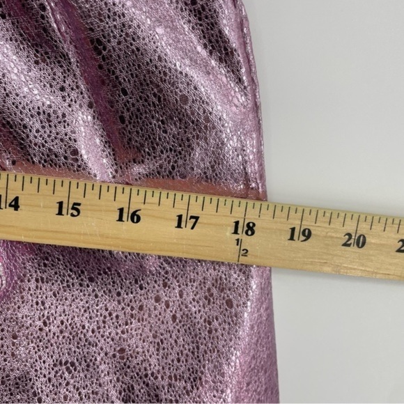 Pretty little thing Pink Tie Waist Cracked Vinyl Crop Trousers - Picture 7 of 10